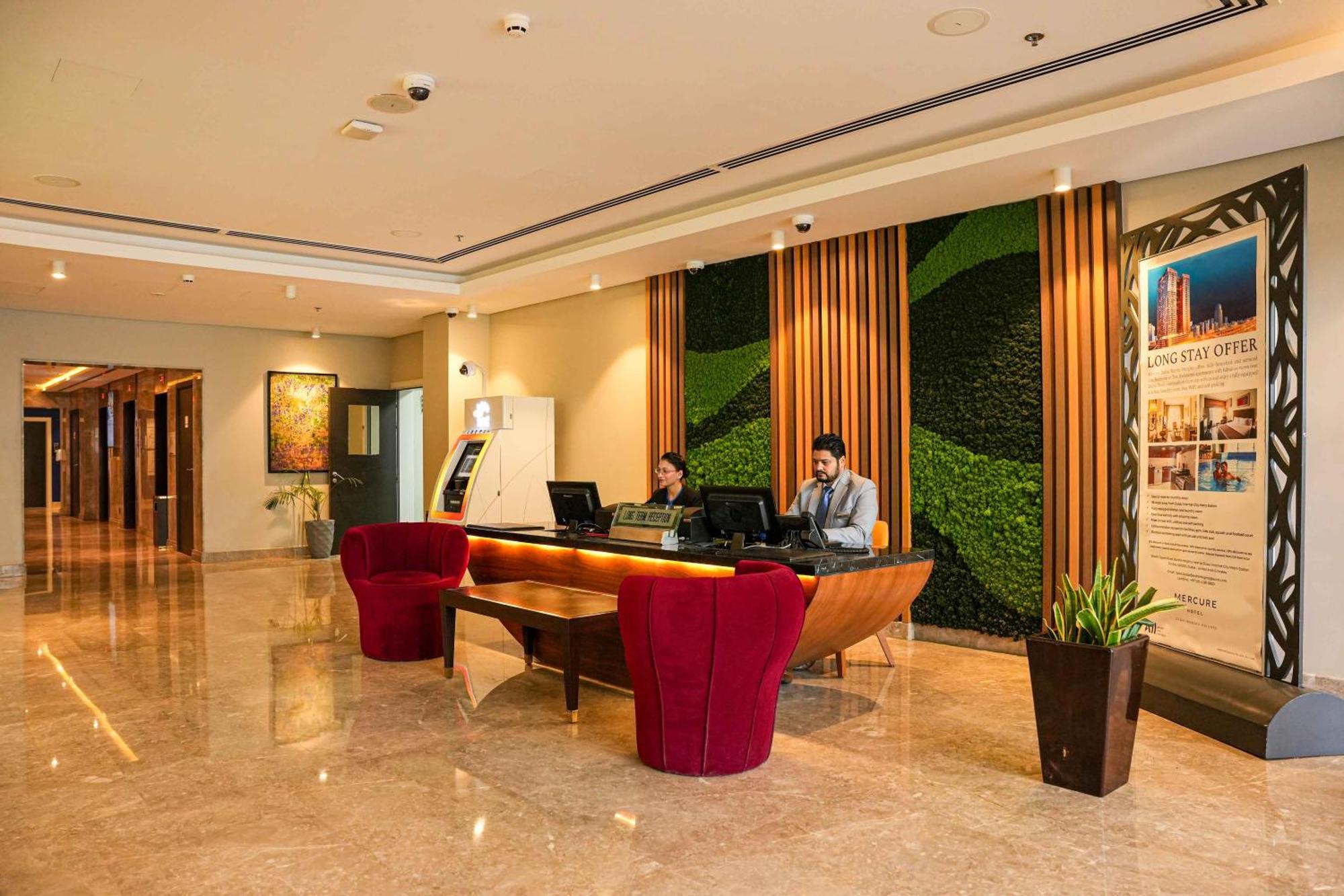 Mercure Dubai Barsha Heights Hotel Suites And Apartments Eksteriør bilde