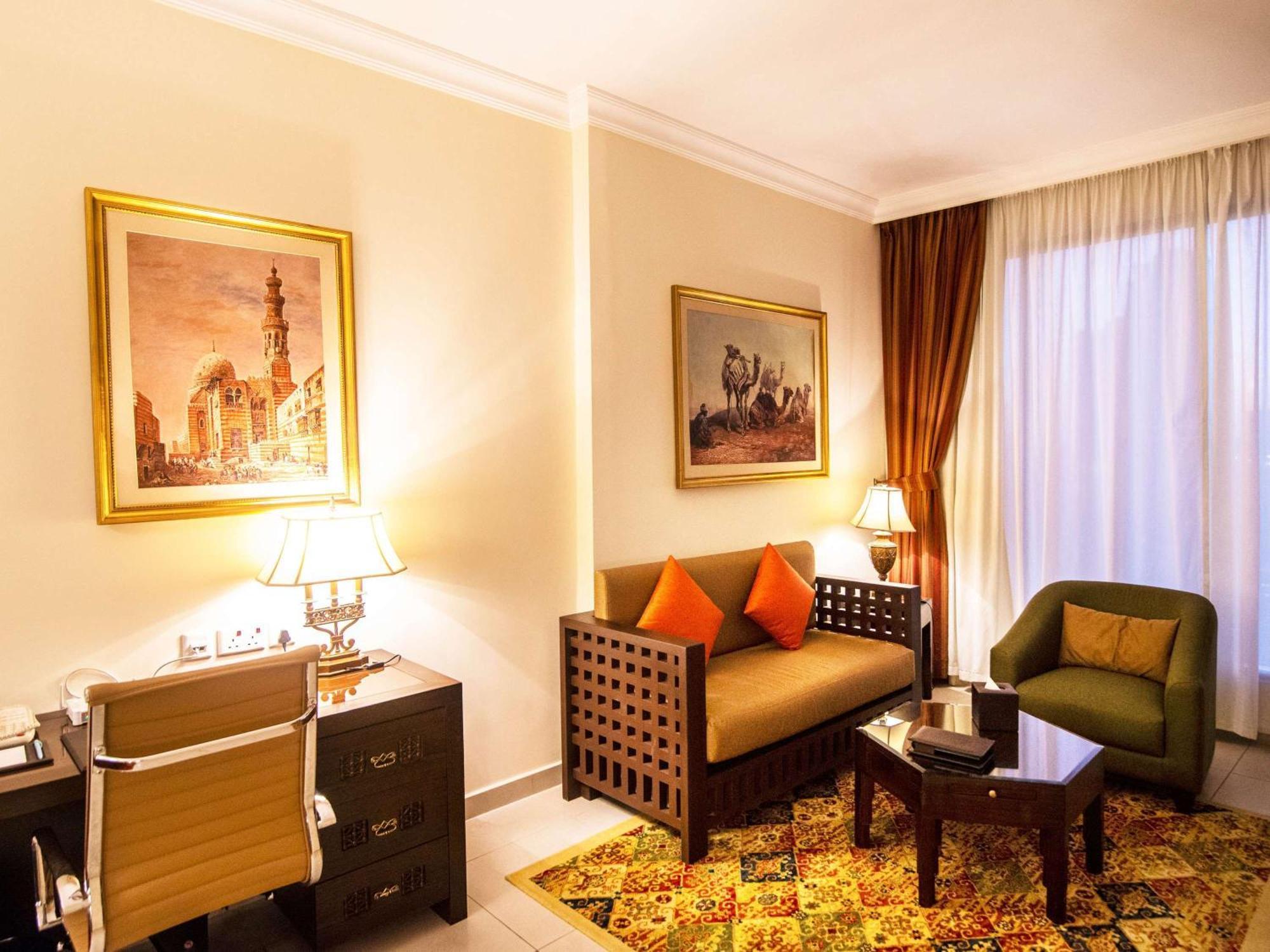 Mercure Dubai Barsha Heights Hotel Suites And Apartments Eksteriør bilde