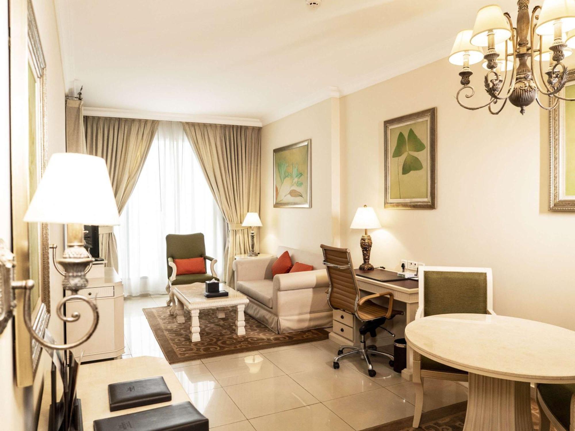 Mercure Dubai Barsha Heights Hotel Suites And Apartments Eksteriør bilde